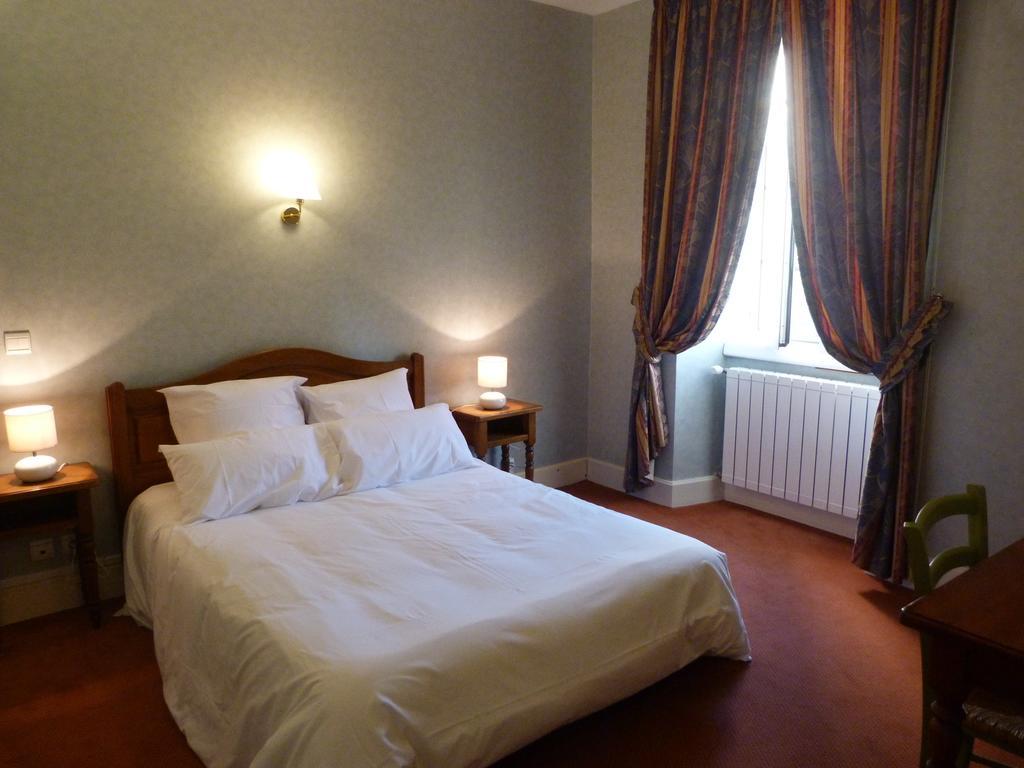 Logis Hotel Restaurant La Tour De Ciron Carmaux Стая снимка